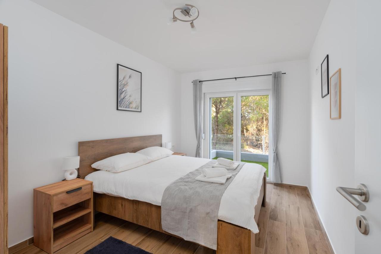 Number One Apartments Vir Εξωτερικό φωτογραφία