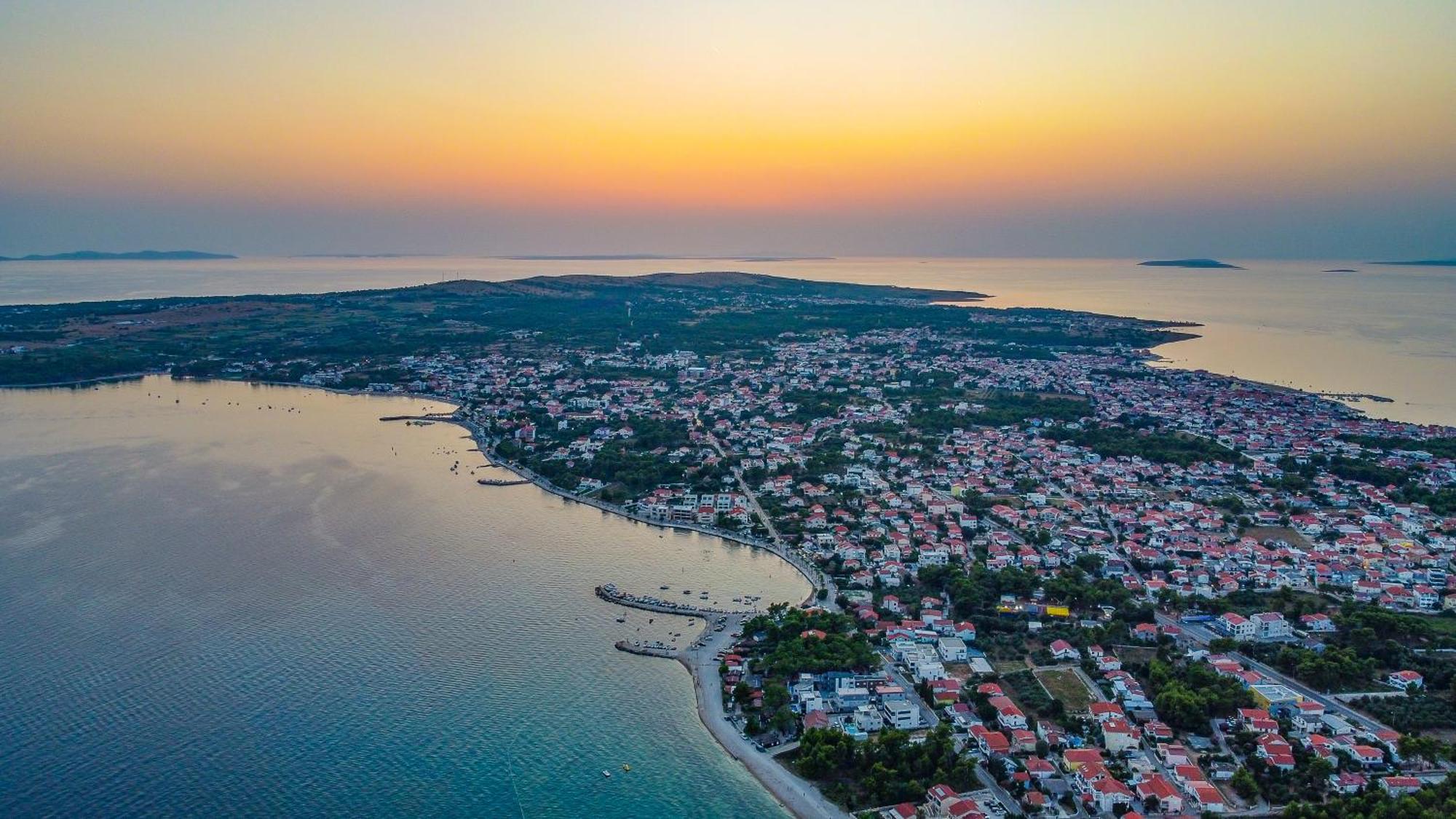 Number One Apartments Vir Εξωτερικό φωτογραφία