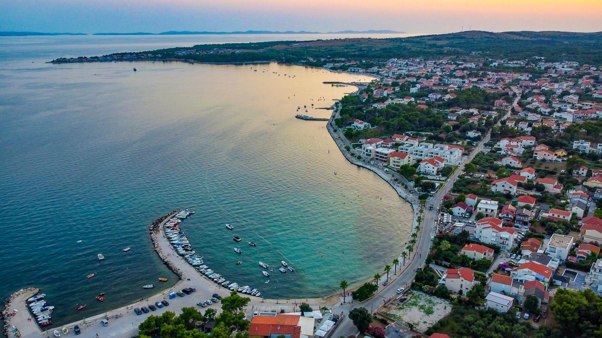 Number One Apartments Vir Εξωτερικό φωτογραφία